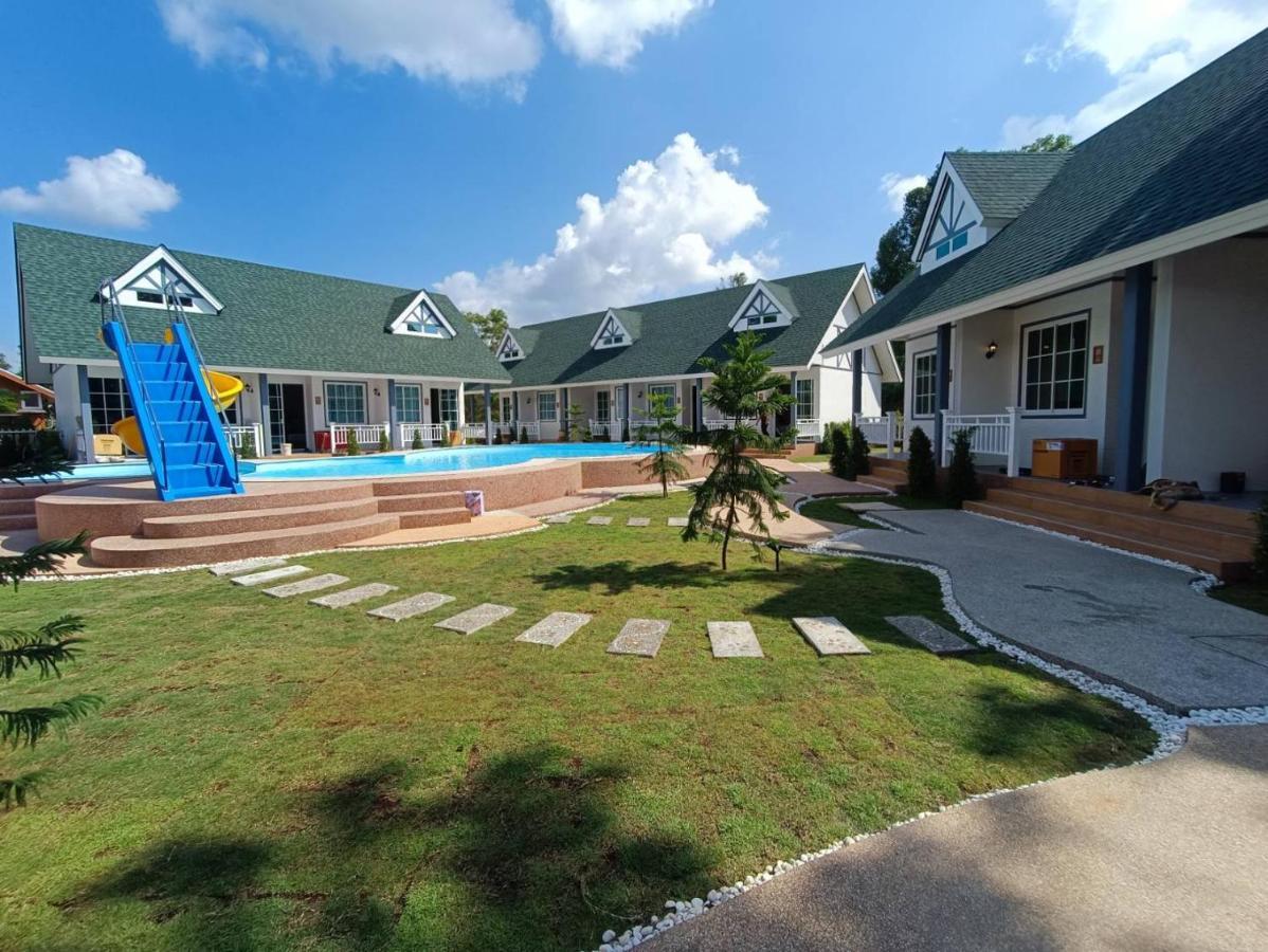 English Resotel : อิงลิช รีโซเทล Nakhon Si Thammarat Bagian luar foto