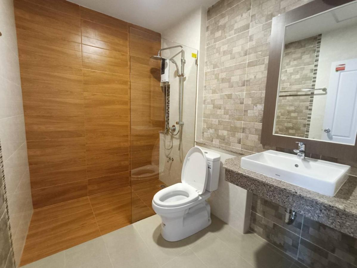 English Resotel : อิงลิช รีโซเทล Nakhon Si Thammarat Bagian luar foto
