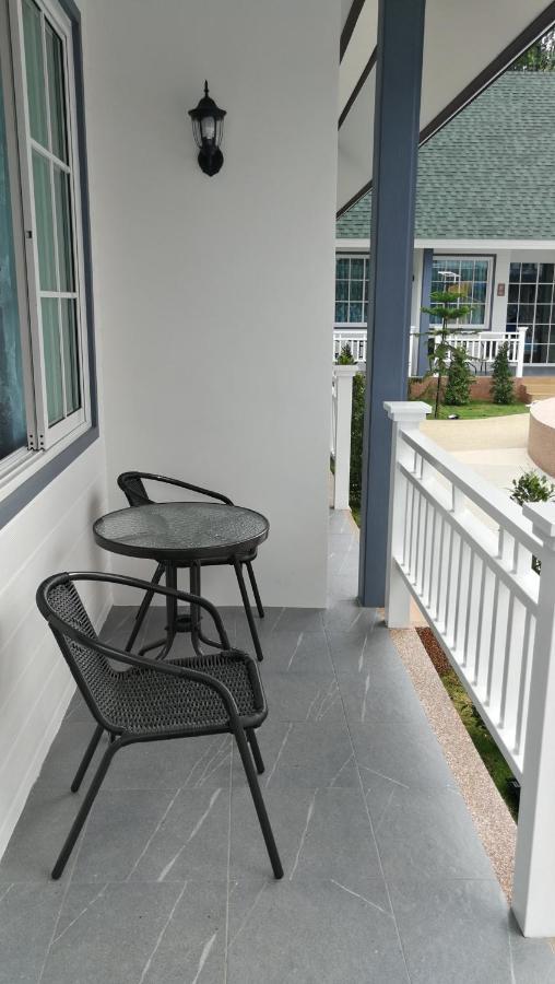 English Resotel : อิงลิช รีโซเทล Nakhon Si Thammarat Bagian luar foto